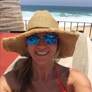 Meet your Posher, Desiree